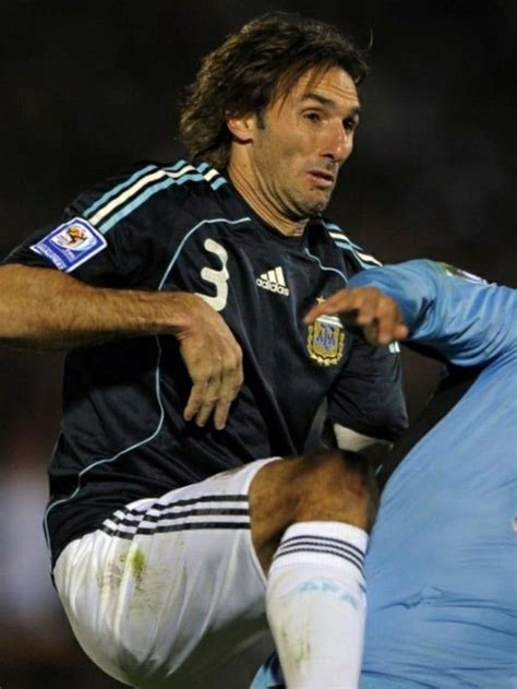 El astro argentino, fallecido este miércoles a los 60 años, dejó en el estadio azteca dos de las imágenes más. Rolando Schiavi. Selección Argentina | Fútbol, Argentina