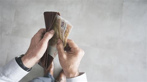 6 Effective Salary Negotiation Tips for Fresh Grads ...