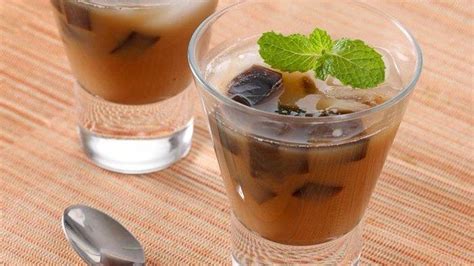 Ya, minuman ini mampu meredakan dahaga saat buka puasa. Rekomendasi Ide Minuman Berbuka Puasa: Resep Es Cincau ...