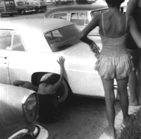 Auf internationaler ebene beschäftigte die suezkrise die politischen gemüter. Fotos Daytona Beach - 9. August 1956 | Elvis in concert ...