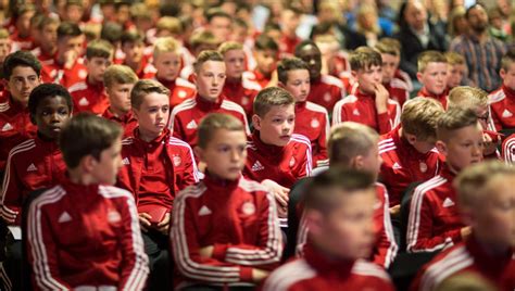 Latest news, ticket information, results, match reports, player profiles and live scores. Aberdeen FC | AFC Youth Academy Awards Ceremony 2015-16