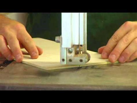 How does a bandsaw work and working ? How Do You Operate a Band Saw? - YouTube