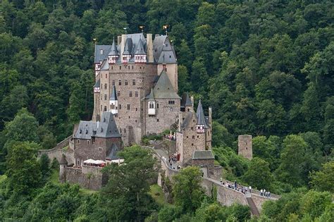 Mit ein wenig kondition ließe sich die radtour durch die eifel an einem tag bewältigen, doch warum? Die schönsten Sehenswürdigkeiten der Eifel