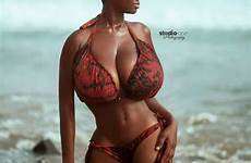 watara odame macromastia ghana seins afrika curves enormous ashanti royaume bikinis