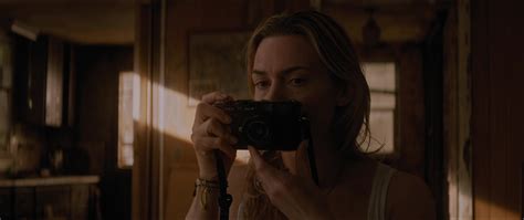 1975 doğumlu kate winslet, kariyeri boyunca birçok filmde rol aldı ve almaya da devam ediyor. Leica Camera Used Kate Winslet by in The Mountain Between ...