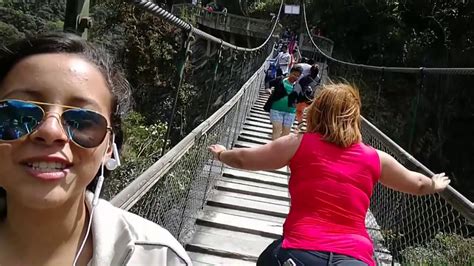 Baños de agua santa está ubicado en la provincia de tungurahua, entre los andes y la amazonía, lugar donde durante todo el año se disfruta de un clima promedio de 18 °c. Baños de Agua Santa- Ecuador- Viaje- Lady Cruz- - YouTube