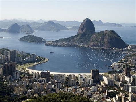 Heart of big companies and a nice place to take a walk. Botafogo Beach - Top Places in Rio de Janeiro - World Top Top