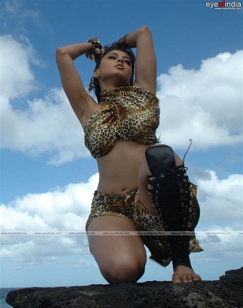 Sakshi sivanand hot navel show in item song. Anushka Shetty - Seductive Beauty: Anushka's Milky Thighs
