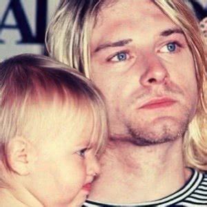 Kurt cobain's exact age would be 53 years 11 months 23 days old if alive. Kurt Cobain's Daughter Has Grown Up to Be Stunning - ZergNet