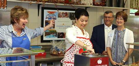 Prairie home breads follows fertig's definitive prairie home cooking, a collection of recipes inspired by the abundant produce of the midwestern states, including wild and heirloom fruits and vegetables, game, grains, and beef. Snapshot: First lady dips 250,000th apple at Conner ...