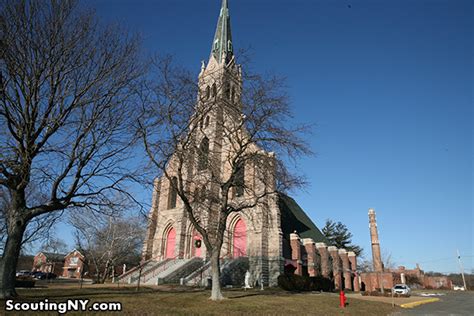 St ann's church staten island. There's Something Wrong With This Staten Island Church ...