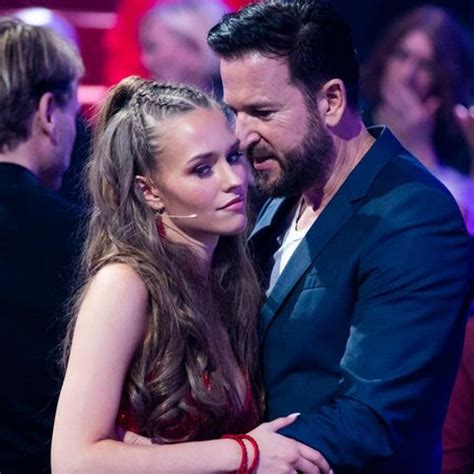 Er bezeichnete sich auch als „angehender physiker. Michael Wendler: Jetzt äußern sich Attila Hildmann und ...