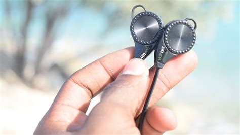 Maybe you would like to learn more about one of these? BEST WIRLESS EARPHONES UNDER 20 DOLLARS - YouTube