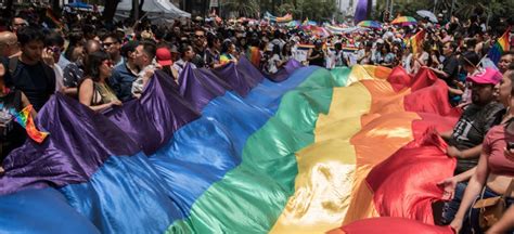 Por esa razón, te invitamos a formar parte de esta importante celebración y así reivindicar no sólo a los sordociegos, sino también a todos los que día a día dan su mejor esfuerzo para mejorar su calidad de vida, ya sea a través de la educación, de la salud o la labor. 28 de junio, Día Internacional del Orgullo Gay | Aristegui ...