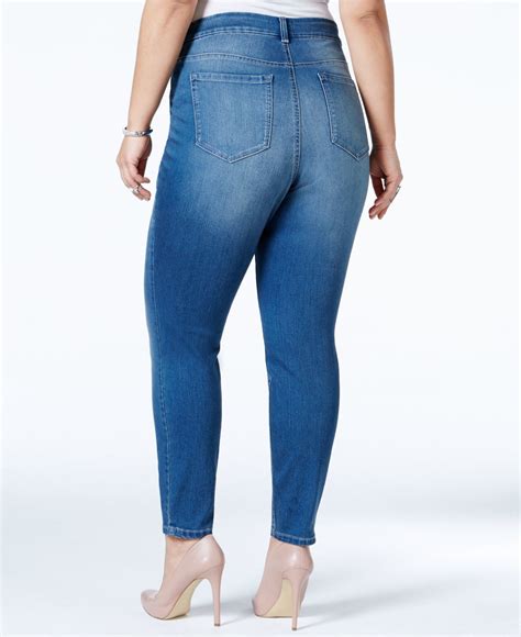 She also wore an animal print belt, just like jessica, 31, who wore a similar pair of jeans in 2009 when she performed at the kiss country chilli cook off in florida. Lyst - Jessica Simpson Plus Size High-rise Nightshade Wash ...