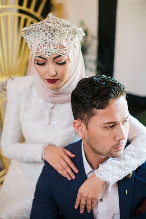 Hijab bukan halangan untuk foto prewed (postwedding) yang bagus. Baju Prewedding Casual Hijab Indoor / Style Baju Hitam ...