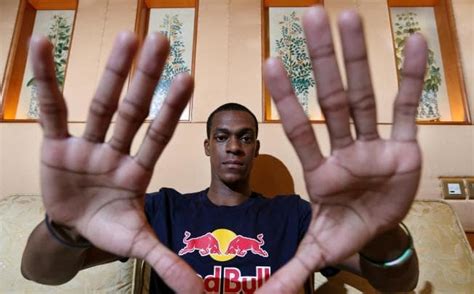 Rondo's hands will consume you and make you feel like less of a man. The 15 Largest Hand Sizes in NBA History - HowTheyPlay - Sports