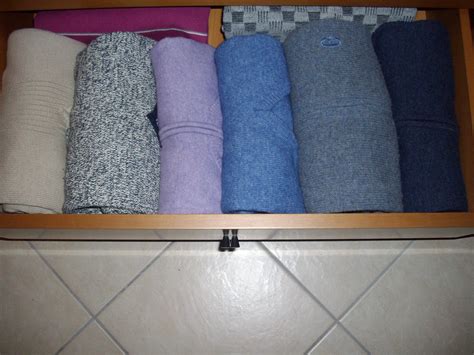 Come piegare biancheria intima e magliette: Come ordinare i cassetti e altri consigli...: COME ...
