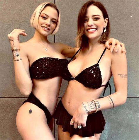 Biografia, età, altezza della showgirl gemella di silvia provvedi del duo le donatella: Silvia e Giulia Provvedi, Le Donatella: 'Ecco perché ...