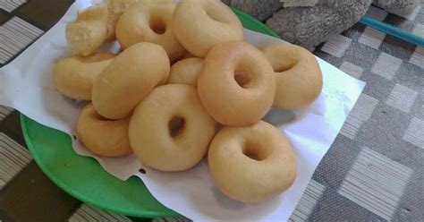 Resep sedikit saya modift ya, yang resep asli pakai telur utuh, untuk donat saya pakai kuning telur. Resep Donat tanpa kentang tetap menul,lembut dan empuk ...