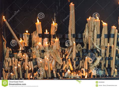 Nuestra guía sobre santuario de nuestra señora de fátima te ayudará a preparar para tu viaje a fátima. Velas Em Fatima, Estremadura Imagem de Stock - Imagem de ...