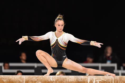 Downie en de amerikaanse lee grepen op ruime afstand van derwael het zilver en het brons. Truiense Nina Derwael schrijft geschiedenis op WK turnen ...