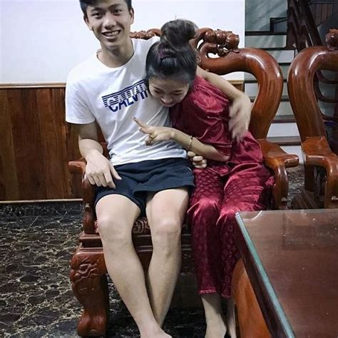 Điều bất ngờ hơn, ngay sau đám cưới, nhật linh tuyên bố. Bạn gái Phan Văn Đức khoe ảnh mặc váy cô dâu