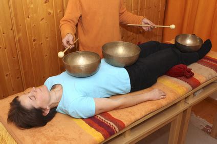 We introduce how to massage in japan. Peter Hess Klangmassage: Besondere Durchführungsform ...