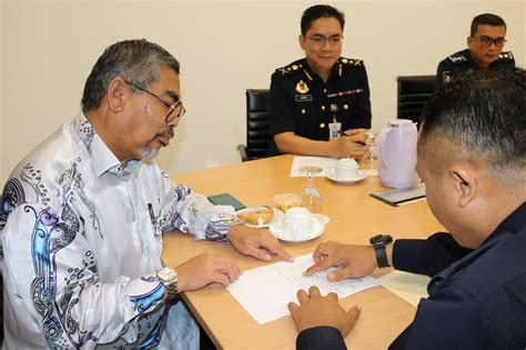 Majlis perjumpaan menteri pengangkutan malaysia part2 : KUNJUNGAN HORMAT OLEH TUAN AZRIN BORHAN PENGARAH JABATAN ...