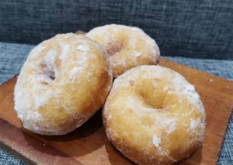 Campurkan ragi instan dengan air, kemudian diamkan. Get Cara Membuat Donat Tanpa Kentang Dengan Takaran Sendok ...