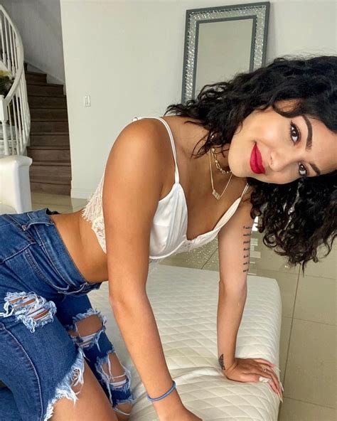Use the following search parameters to narrow your results malu__trevejo. MALU TREVEJO - Instagram Photos 07/02/2020 - HawtCelebs