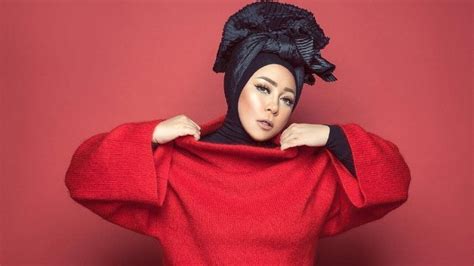 Now we recommend you to download first result melly goeslaw feat ari lasso jika official video mp3. Jadi Album Populer, Melly Goeslaw Ungkap Cerita Lagu Jika ...