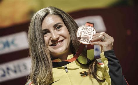 In einem unglaublich schnellen rennen über 3000 meter hindernis gewinnt gesa felicitas krause bronze und damit die erste medaille für das deutsche team. Leichtathletik-WM 2019 Doha: Gesa Felicitas Krause bekommt ...