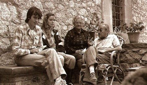 Joan manuel serrat, sitio oficial, barcelona. Serrat Multimedia: De visita a la casa de Serrat en Camprodón