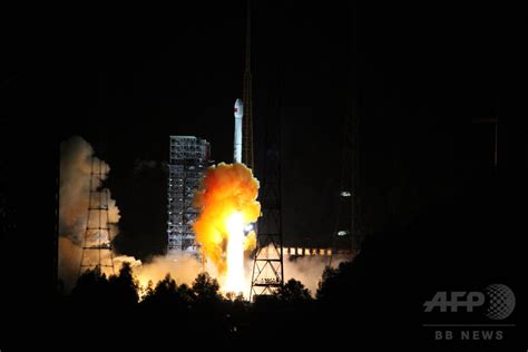 Definition of 打ち上げ, meaning of 打ち上げ in japanese: 衛星打ち上げロケットの破片、民家を直撃 中国 写真1枚 国際 ...