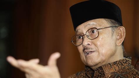 Tonton drama melayu terkini dan terbaru secara percuma online kepala bergetar original. Sumpah Mami di Depan Jenazah Papi, Antar Habibie Sukses ke ...