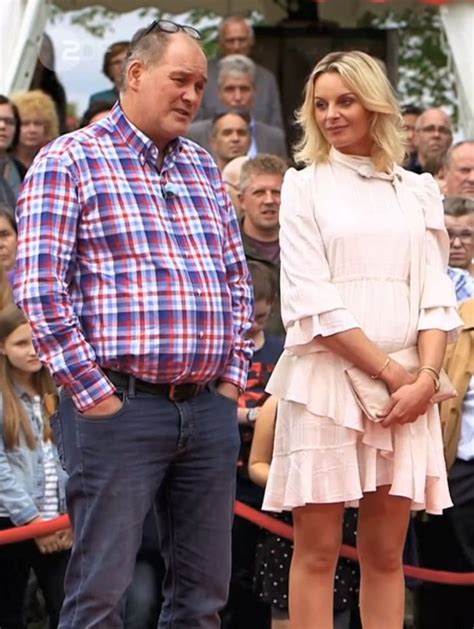 Diese frau weiß, wie man ein gutes geschäft macht. Pin auf Celebrities German