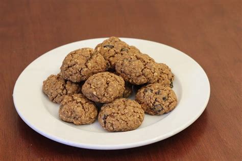 Satisfy your cookie craving as a diabetic with these delicious applesauce oatmeal cookies. Sugar Free Oatmeal Cookies For Diabetics - Sugar Free ...