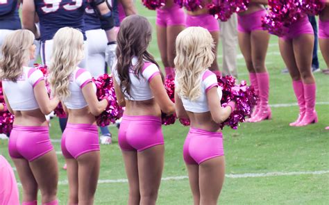 Houston texans cheerleaders halftime from 01.09.2016 with lil jon! Pretty in pink! | Texans cheerleaders