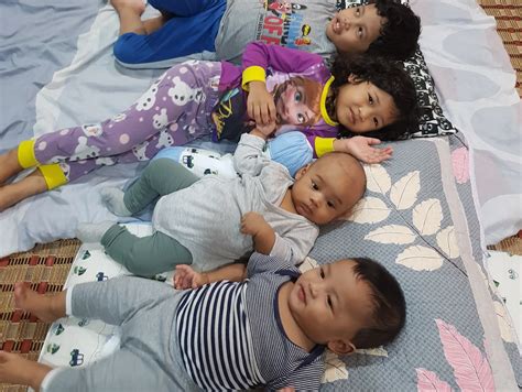 Setiap bayi yang baru lahir, lalu diadzankan di telinga kanan dan dikumandangkan iqomah di telinga kiri, maka ummu shibyan tidak akan membahayakannya. (diriwayatkan oleh abu ya'la dalam musnadnya dan ibnu sunny dalam al yaum wal lailah). Inginkan Anak Lelaki? Ini Cara & Petuanya - orangmuo.my