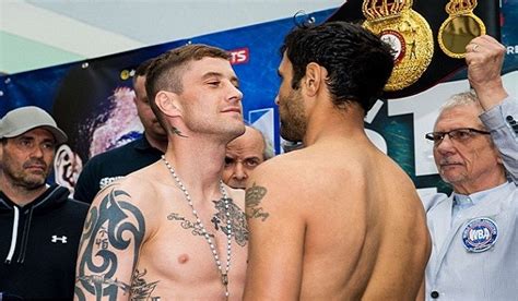 İkinci rauntta da hakemlerde 10'ar puan. Şampiyonluk Maçı Öncesi Ricky Burns ve Michele Di Rocco ...