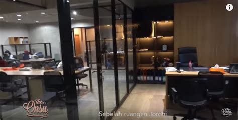 Penampakan 5 Kantor Artis Indonesia yang Mewah Nan Elegan