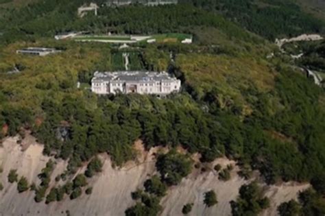 Vladimir putin's mystery black sea mansion lies in southern russia (image: Which world leader has the most expensive home ...