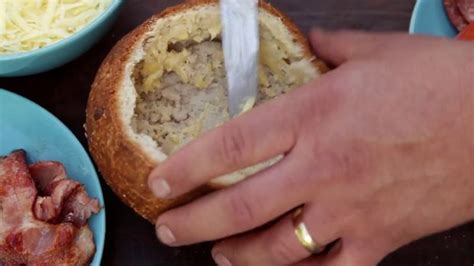 See the eggs in the picture of the wrap and sandwich? How to Cook Breakfast in Bread (Egg Bread Bowl) | Bread ...