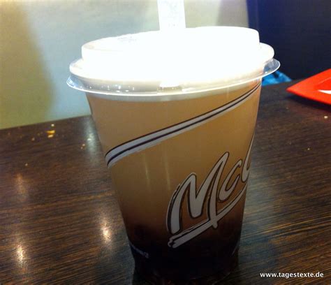 Nachdem ich wirklich viele negative sachen über den bubble tea von mcdonalds gelesen habe, war ich mir gar nichtmehr so sicher, ob ich ihn überhaupt probieren soll.gut ein drittel des bubble teas soll nur schaum sein. Bubble Tea bei McDonalds: Schmeckt das? - WWW.TAGESTEXTE.DE