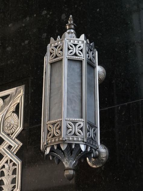 Your saved location is new york, ny 10128. New York City, NY: Chrysler Building: lantern | Art deco ...