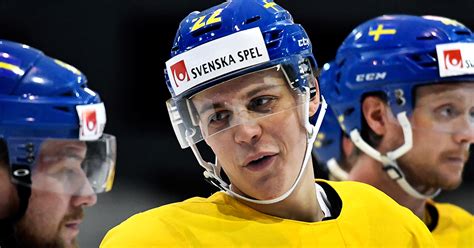 Find out all of the player trades, signings and free agency information at fox sports. Eriksson Ek hyllas i Nordamerika - en av favoriterna till ...