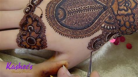 New classic arabic style mehndi design heena vahid. Kashees Flower Signature Mehndi / Kashee S Signature ...