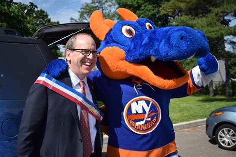 Jun 10, 2021 · islanders owner jon ledecky led fans in cheers after game 6. Elmont marks 150th running of Belmont Stakes | Herald ...