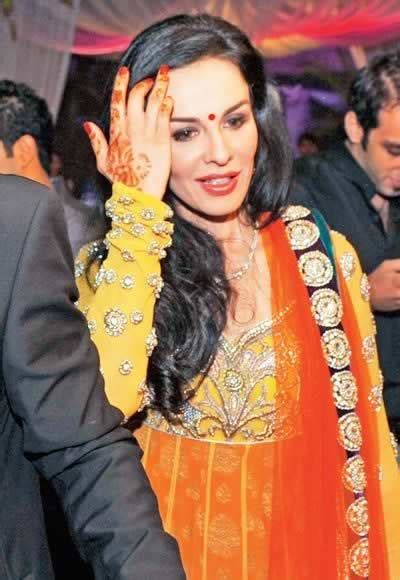 At the age of 27 he made his indian cricket test debut in 2013. Photos And Info Of Shikhar Dhawan And Ayesha's Wedding